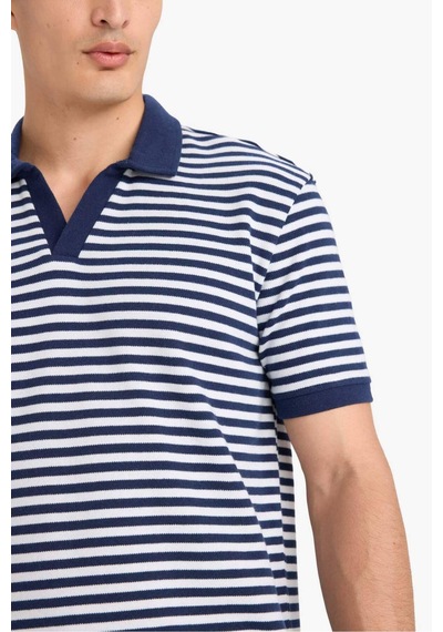 DeFacto Regular Fit Polo Yaka Kısa Kollu Çizgili Tişört E2620AX25SMNV135