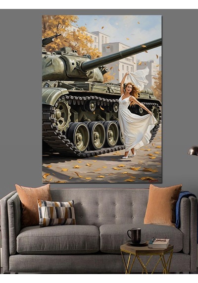 Ahşap Tablo Tank Önünde Gelinlikli Kadın