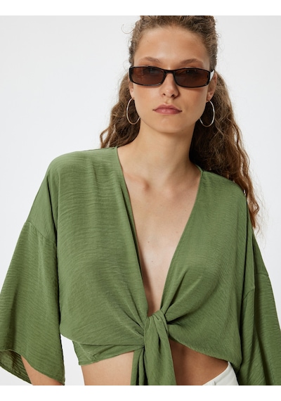 Koton Crop Üst V Yaka Bağlama Detaylı Oversize Kimono Kol Haki 4sal50001ıw Haki