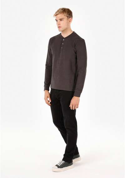 Colin's Colins Slim Fit Düğmeli Yaka Basic Antrasit Erkek Uzun Kol Tişört Cl1065875 Antrasit Colin's Colins Slim Fit Düğmeli Yaka Basic Antrasit Erkek Uzun Kol Tişört Cl1065875 Antrasit