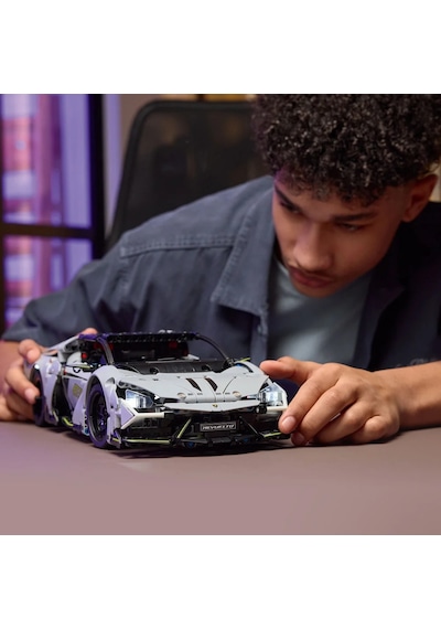 LEGO® Technic Lamborghini Revuelto Süper Spor Araba 42214 - 10 Yaş ve Üzeri Çocuklar için STEM Oyuncak Yapım Seti (1135 Parça)