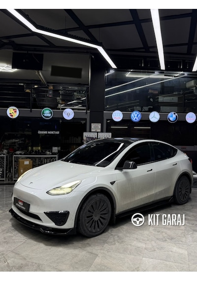Tesla Model Y Parlak Siyah Ön Lip Plastik Boyalı