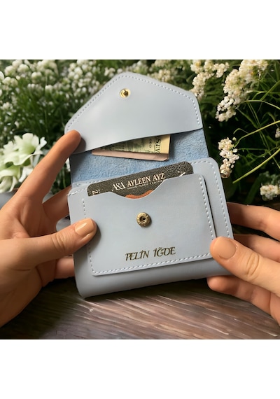 Ayleen Ayz İsme Kişiye Özel Kadın Cüzdan Yumuşak Derili Kartlık Zarf Bebe Mavi Bayan Çanta Aksesuar Hediye Anneye Sevgiliye Kendine - Bebe Mavi Ayleen Ayz İsme Kişiye Özel Kadın Cüzdan Yumuşak Derili Kartlık Zarf Bebe Mavi Bayan Çanta Aksesuar Hediye Anneye Sevgiliye Kendine - Bebe Mavi