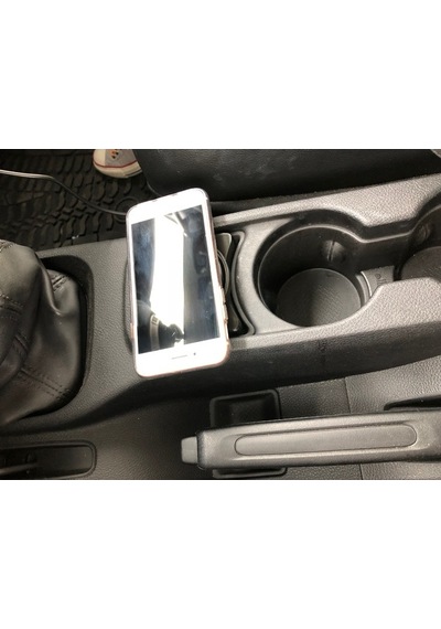 Jeep Jk Qi Kablosuz Şarj Tutucu