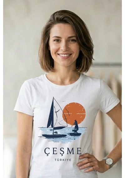 Baranışık Çeşme Sahil Temalı Unisex Estetik Baskılı Tişört Beyaz