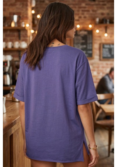 Armonika Kadın Mor Önü Çiçek Baskılı Yanları Yırtmaçlı Pamuklu T-shirt Arm-26y137003