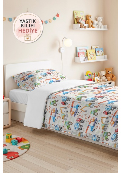 Evimde Bambaşka İş Makinesi Mavi Erkek Çocuk Pike Takımı - Renkli Araç Temalı Bebek Odası Yatak Örtüsü - 160x220  CM
