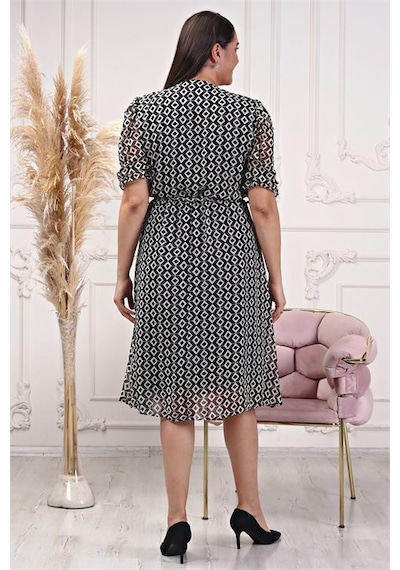 Neşeli Butik Kadın Kruvaze Yaka Midi Boy Büyük Beden Desenli Şifon Elbise Nb80622 Siyah/beyaz Neşeli Butik Kadın Kruvaze Yaka Midi Boy Büyük Beden Desenli Şifon Elbise Nb80622 Siyah/beyaz