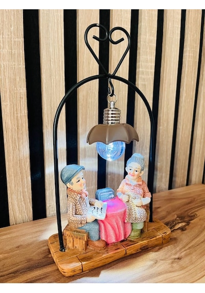 Dede Ve Nene Sokak Lambası Altında Nostaljik Işıklı Polyester Obje