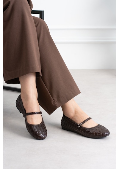 Shoetek Sawra Kadın Babet Önden Bantlı Tokalı Örgü Desenli Kahhverengi Deri Kahve Kroko Shoetek Sawra Kadın Babet Önden Bantlı Tokalı Örgü Desenli Kahhverengi Deri Kahve Kroko