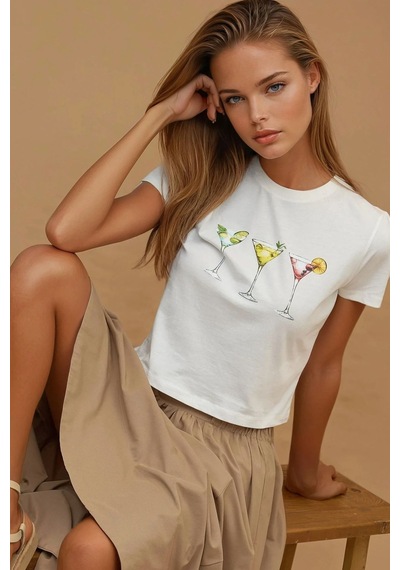 Hiccup Baskı Detaylı Regular Fit Bisiklet Yakalı %100 Pamuklu Crop T-shirt Tozlu Beyaz Hiccup Baskı Detaylı Regular Fit Bisiklet Yakalı %100 Pamuklu Crop T-shirt Tozlu Beyaz
