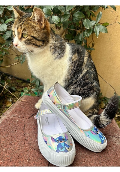 Scarpe Magiche Stitch Kız Çocuk Hologram Parlak Babet Cırtlı Ayakkabı 31-35 Numara Arası Işıksızdır Gümüş Scarpe Magiche Stitch Kız Çocuk Hologram Parlak Babet Cırtlı Ayakkabı 31-35 Numara Arası Işıksızdır Gümüş