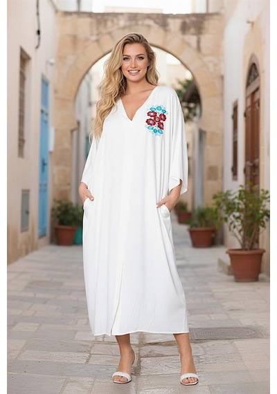 Veraura Lifestyle Beyaz V Yaka Sırtı Ve Göğsü Çiçek Nakışlı Cepli Oversize Uzun Gömlek Elbise
