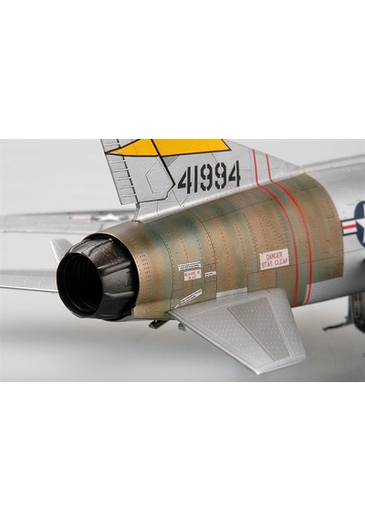 1/48 F-100c Super Sabre Savaş Uçağı Maketi, Trumpeter 02838