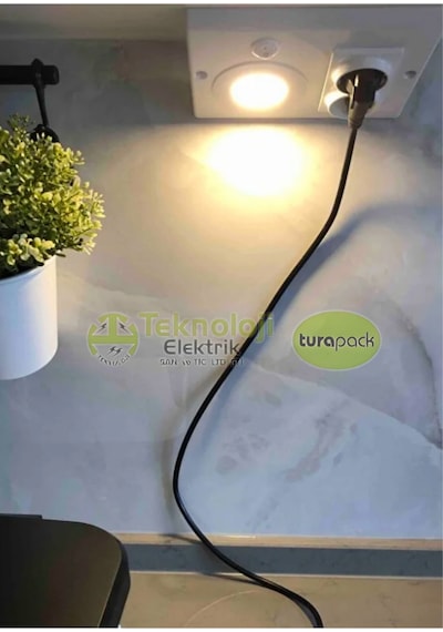 Dolap Tezgah Altı 2'li Priz Ve 3 Watt Anahtarlı Led Spot Aydınlatma Siyah Kasa Işık Ve Akıllı Priz
