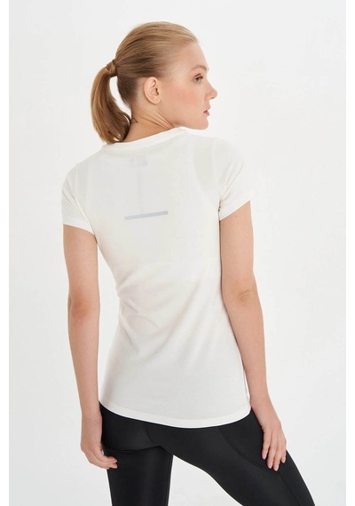 Hummel Kadın T-Shirt Beyaz 911306-9003 24Yw61000056 W610012 Beyaz