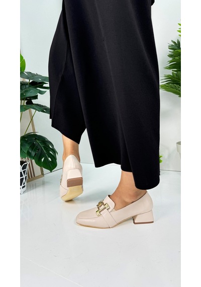 Günlük Kadın Loafer Topuklu Toka Ve Dikiş Detaylı Bağcıklı Küt Burunlu Ayakkabı 700 Bej Günlük Kadın Loafer Topuklu Toka Ve Dikiş Detaylı Bağcıklı Küt Burunlu Ayakkabı 700 Bej