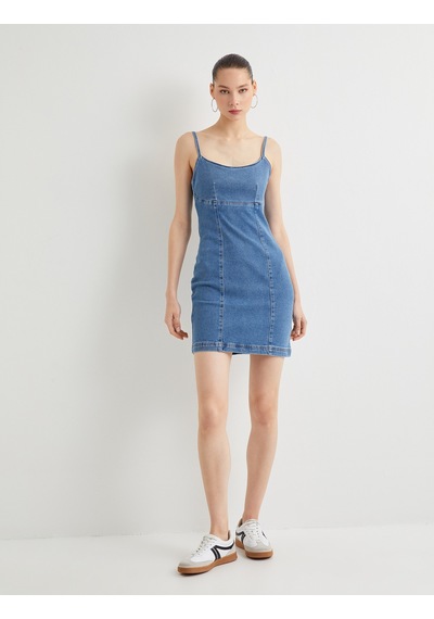 Koton Askılı Mini Kot Elbise Pamuklu Slim Fit U Yaka Orta İndigo 4sal80004md Koton Askılı Mini Kot Elbise Pamuklu Slim Fit U Yaka Orta İndigo 4sal80004md