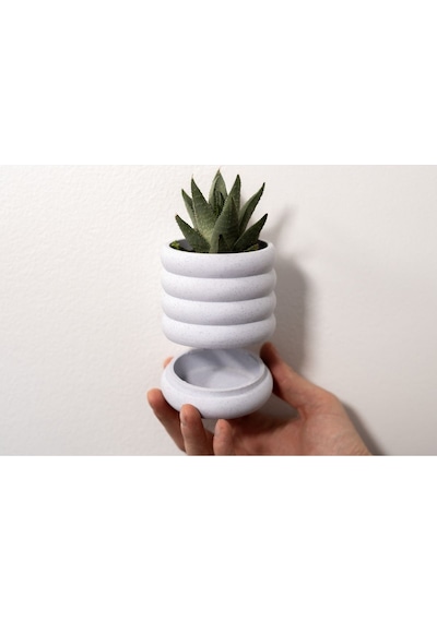 Modern Tarz Duvar Askılı Beyaz Plastik Saksı
