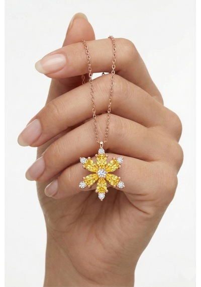 Çekirdekjewelry 925 Ayar Gümüş Sarı Taşlı Kamelya Çiçeği Kolye Rose