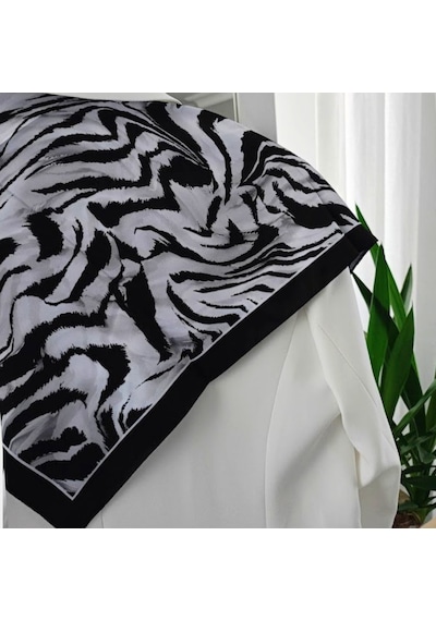 Lente Aksesuar Kadın Çok Renkli Sanatsal Çizgili Premium Kalite İpek Saten Fular 55x55cm Zebra Desen