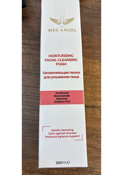 Med Angel Moisturizing Facial Cleansing Foam 200 ML