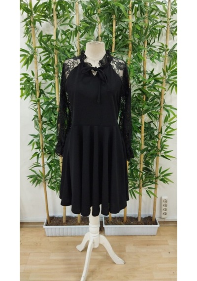 Butik Ayvitrin Kadın Uzun Kollu Yakadan Bağcıklı Dantel Detaylı Kısa İthal Krep Elbise Siyah Butik Ayvitrin Kadın Uzun Kollu Yakadan Bağcıklı Dantel Detaylı Kısa İthal Krep Elbise Siyah