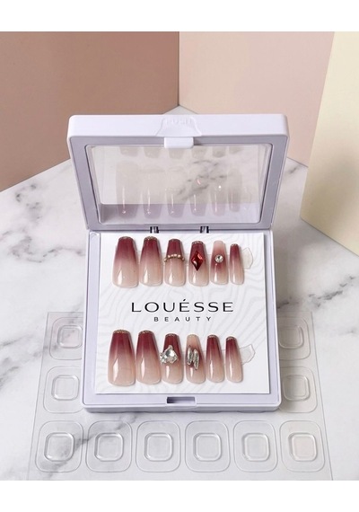 Louésse Burgundy Fade Takma Tırnak 12 Li Bordo Geçişli Taşlı Nail Set