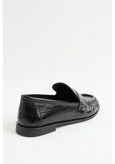 Lutvelizade Loafer 2517 Klasik Deri Görünümlü Oval Burun Siyah Su Yolu Kadın Loafer