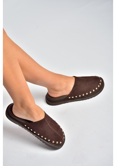 Fox Shoes Y918132902 Kahverengi Süet Önü Kapalı Sabo Terlik