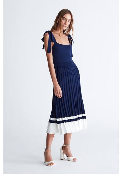 Styleboom X Peraluna Kelly Dress Askılı Bağlama Detaylı Rahat Kesim Midi Boy Yazlık Kadın Triko Elbise Lacivert Styleboom X Peraluna Kelly Dress Askılı Bağlama Detaylı Rahat Kesim Midi Boy Yazlık Kadın Triko Elbise Lacivert