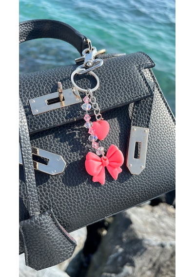Pembe Fiyonk Ve Kalp Detaylı Kristal Boncuklu Charm / Lüks Çanta Süsü Pembe - Beyaz