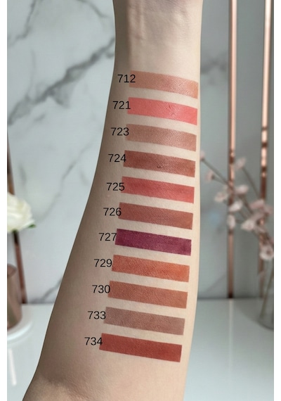 Yumuşak Sürümlü Nemlendirici Sedefli Ruj Silkglow Hydrating Satin Lipstick No: 723 Kahverengi