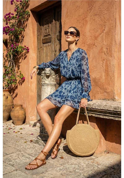 Fashion Cocktail Yapraklar Desenli Lifli Şifon Dökümlü Katlı Uçuşan Fiyonklu Mini Yazlık Romance Elbise Lacivert Fashion Cocktail Yapraklar Desenli Lifli Şifon Dökümlü Katlı Uçuşan Fiyonklu Mini Yazlık Romance Elbise Lacivert