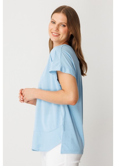 On Kadın Büyük Beden V Yaka Parçalı T-shirt 71476 Açık Mavi