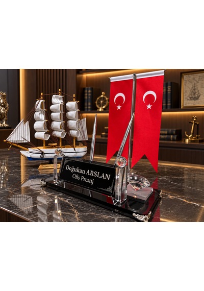 Kişiye Özel Çift Kalemli Kristal Masa İsimliği Türk Bayraklı Yelkenli Gemili 3 Parça Beyaz