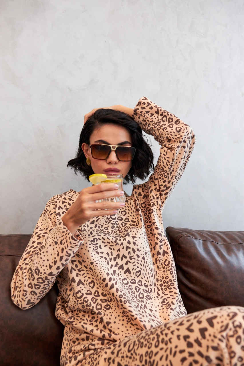 Akbeniz Kadın Oversize Bej Leopar Desenli Pamuklu Kalın Pijama Takımı Bej