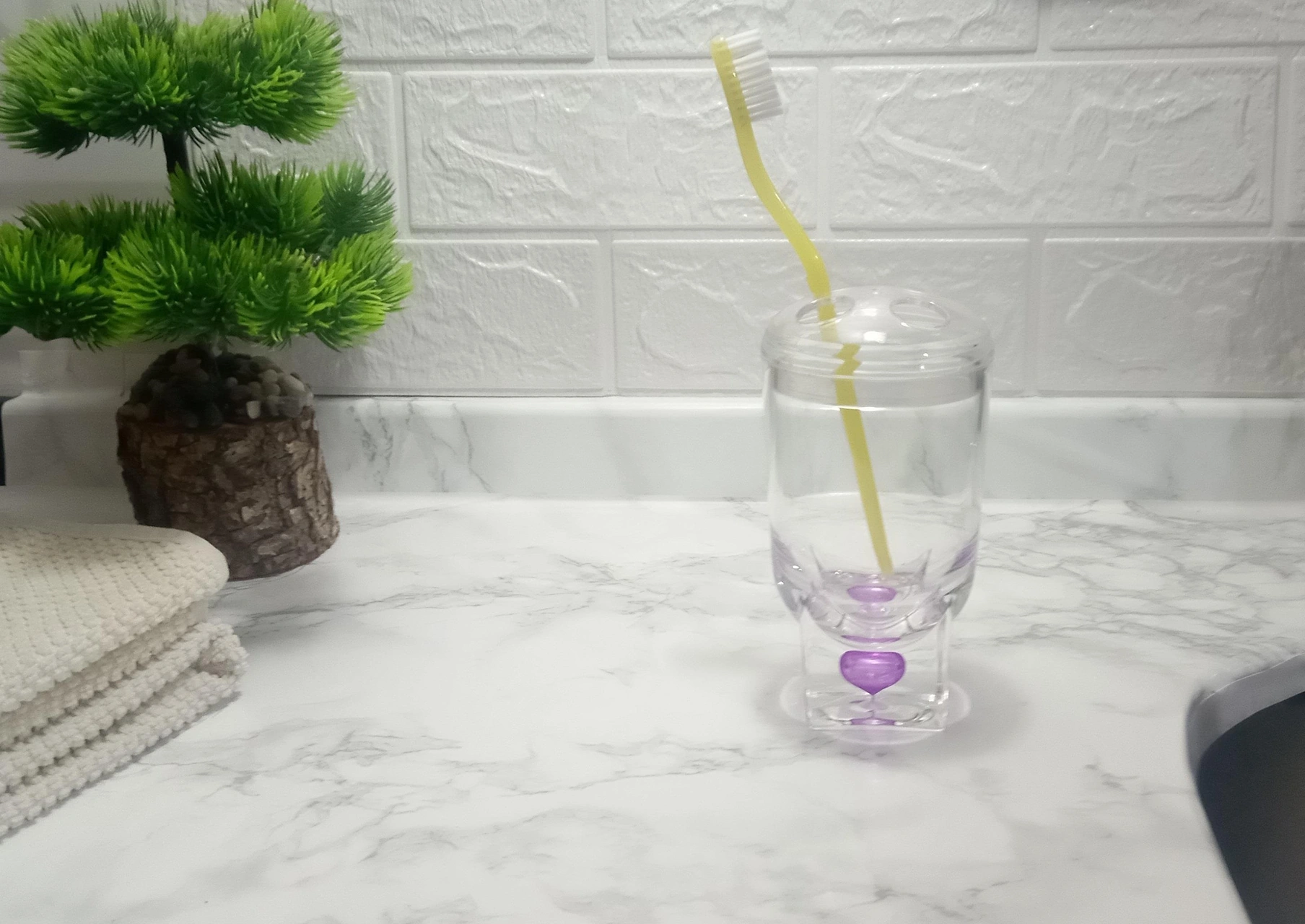 2 Adet Diş Fırçalık Mor Damlalı Akrilik 7x7x14cm Banyo Seti Çok Renkli