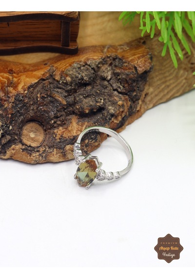 Yuvarlak Zirkon Süslemeli Mekik Model Zultanit Taşlı Gümüş Kadın Yüzük 201025598