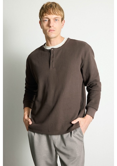 Defacto Regular Fit Waffle Dokulu Henley Yaka Uzun Kollu Basic Tişört I2067ax26aubn116 Kahve-bn116