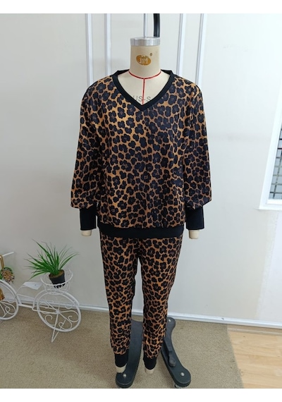 Meleners Kadın Uzun Kollu V Yakalı Desenli Iki Iplik Bluz Ve Bağcıklı Pantolon Ikili Takım Leopar