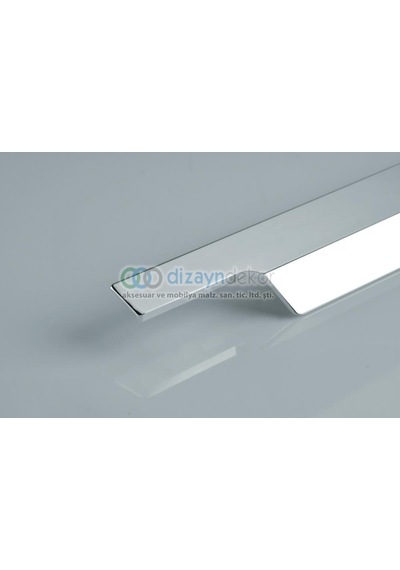 Eğik Taşmalı Kulp Parlak Krom 697 Mm