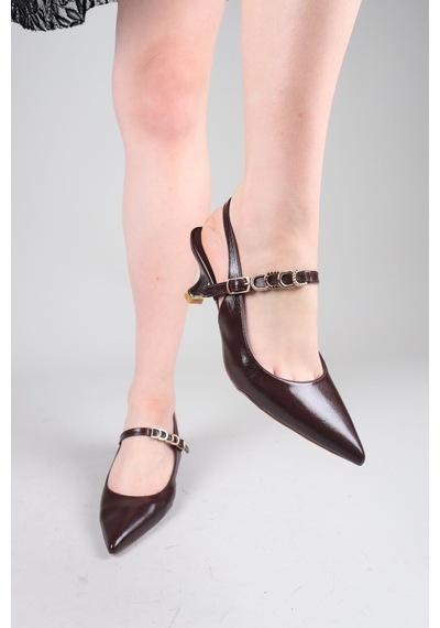 Birikon Orılıa Biyesi Aksesuarlı Alçak Topuklu Stiletto Kahverengi-8747 Kahverengi