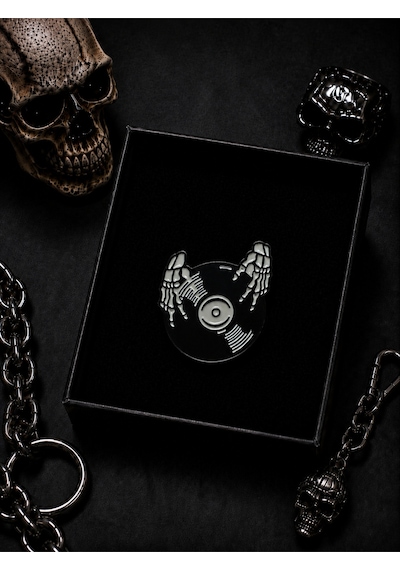3 Lü Gotik Figürlü Rozet Seti Kuru Kafa Ve İskelet Temalı Metal Broş Seti 2 Renkli
