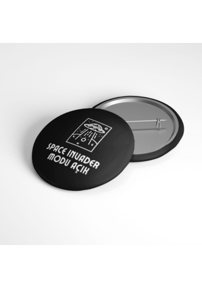 Space Invader Modu Açık - 58mm Rozet Çok Renkli