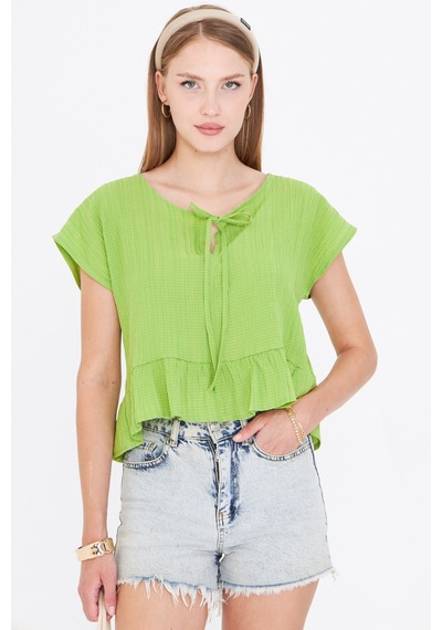 Armonika Kadın Fıstık Yeşili Yarasa Kol Yakası Bağlamalı Eteği Fırfırlı Oversize Crop Bluz Arm-24y001088 Armonika Kadın Fıstık Yeşili Yarasa Kol Yakası Bağlamalı Eteği Fırfırlı Oversize Crop Bluz Arm-24y001088