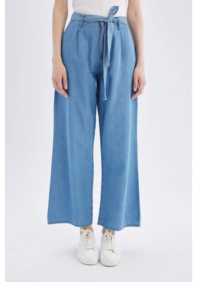 DeFacto Wide Leg Yüksek Bel Kuşaklı Geniş Paça Uzun Jean Pantolon D2433AX24SMNM85 DeFacto Wide Leg Yüksek Bel Kuşaklı Geniş Paça Uzun Jean Pantolon D2433AX24SMNM85