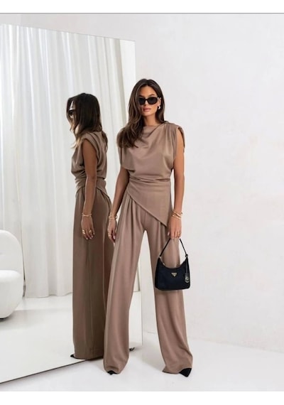 Defymoda Kadın Dalgıç Kumaş Sıfır Kol Bluz Ve Bol Kesim Pantolon Ikili Takım Kahverengi Defymoda Kadın Dalgıç Kumaş Sıfır Kol Bluz Ve Bol Kesim Pantolon Ikili Takım Kahverengi