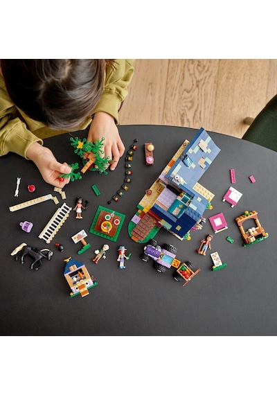 LEGO® Friends 41721 Organik Çiftlik 826 Parça