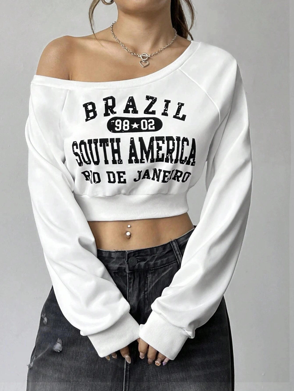 Afri Kadın Beyaz Brazil South America Baskılı Omzu Açık Crop Sweatshirt Beyaz